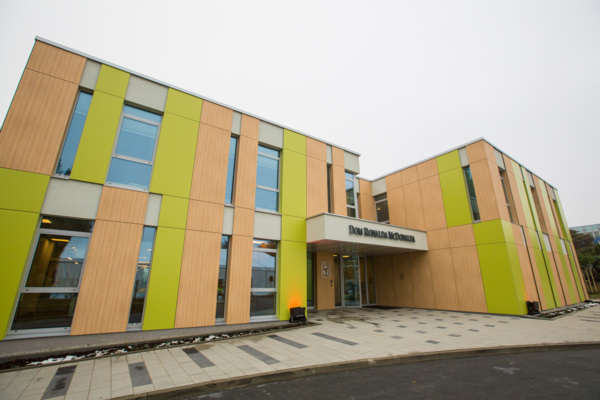 RONALD MCDONALDI MAJA